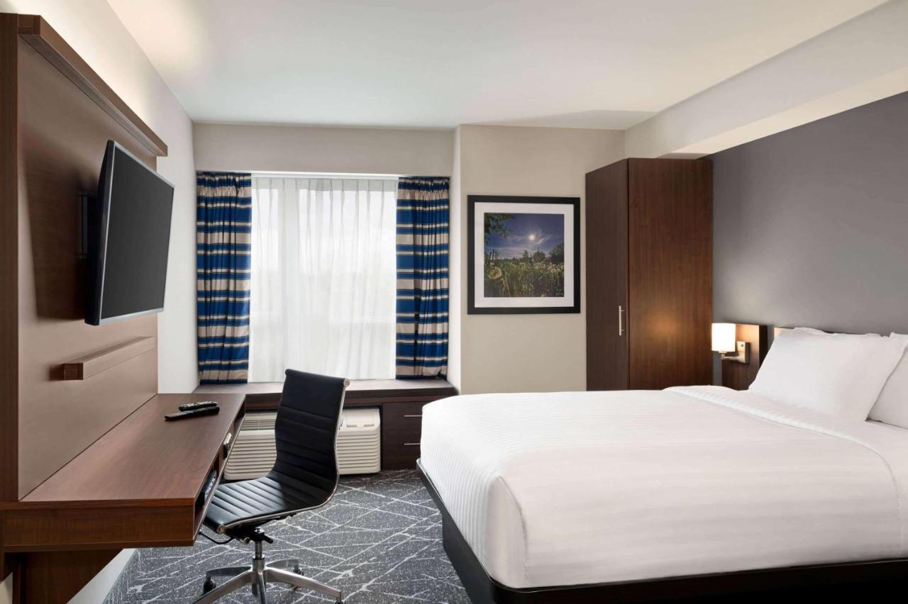 Microtel Inn & Suites By Wyndham แอนทิโกนิช ภายนอก รูปภาพ