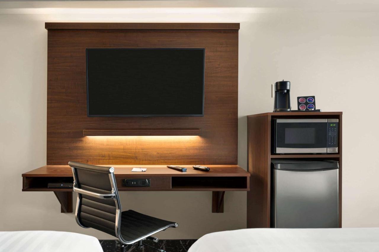 Microtel Inn & Suites By Wyndham แอนทิโกนิช ภายนอก รูปภาพ